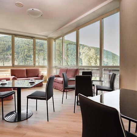 Hotel Vezza Alpine Lodge & Spa Vezza dʼOglio Екстериор снимка