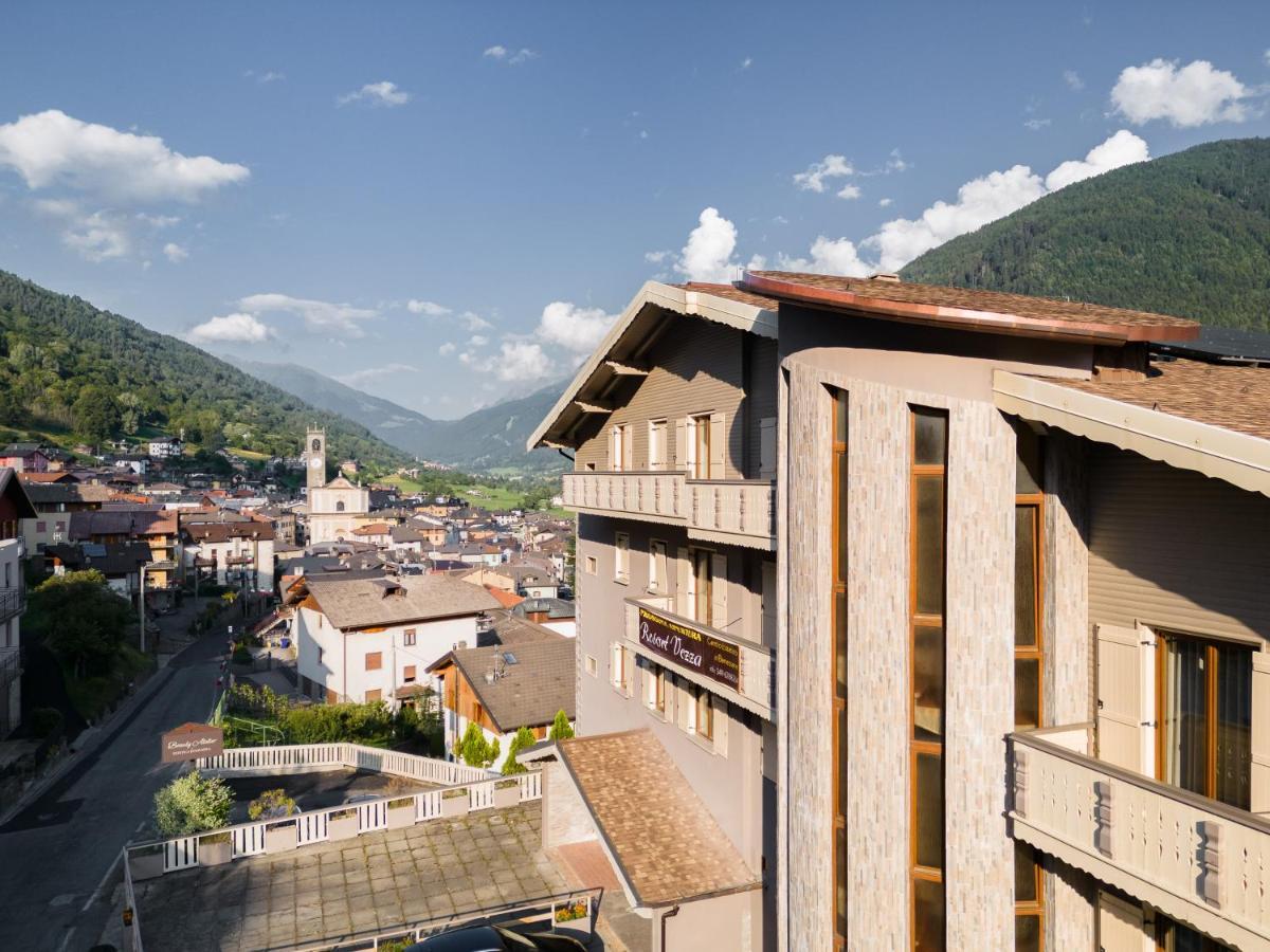 Hotel Vezza Alpine Lodge & Spa Vezza dʼOglio Екстериор снимка
