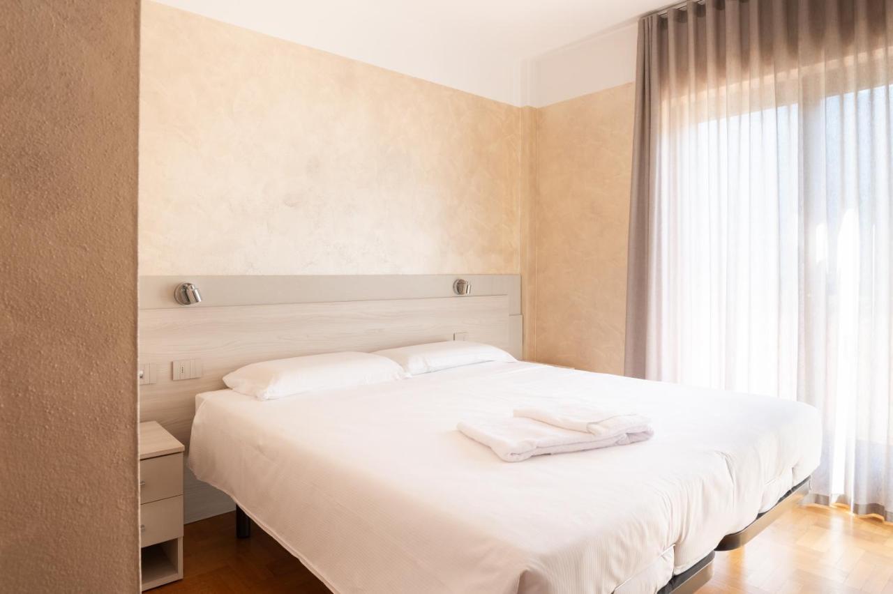 Hotel Vezza Alpine Lodge & Spa Vezza dʼOglio Екстериор снимка