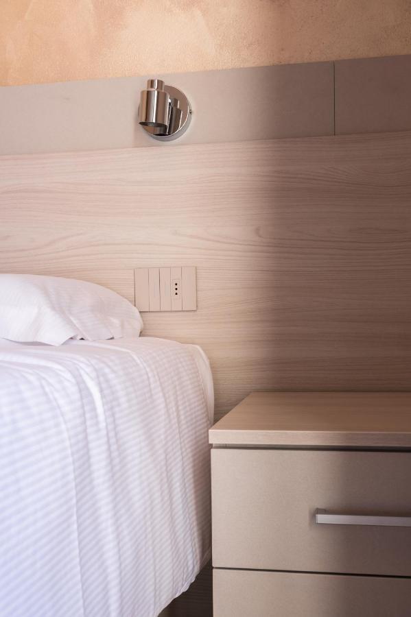 Hotel Vezza Alpine Lodge & Spa Vezza dʼOglio Екстериор снимка