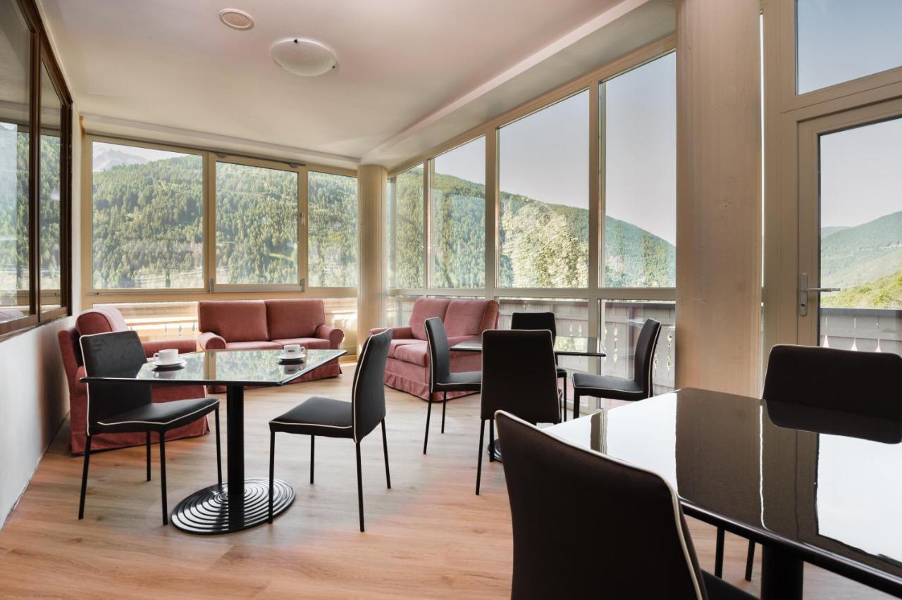 Hotel Vezza Alpine Lodge & Spa Vezza dʼOglio Екстериор снимка