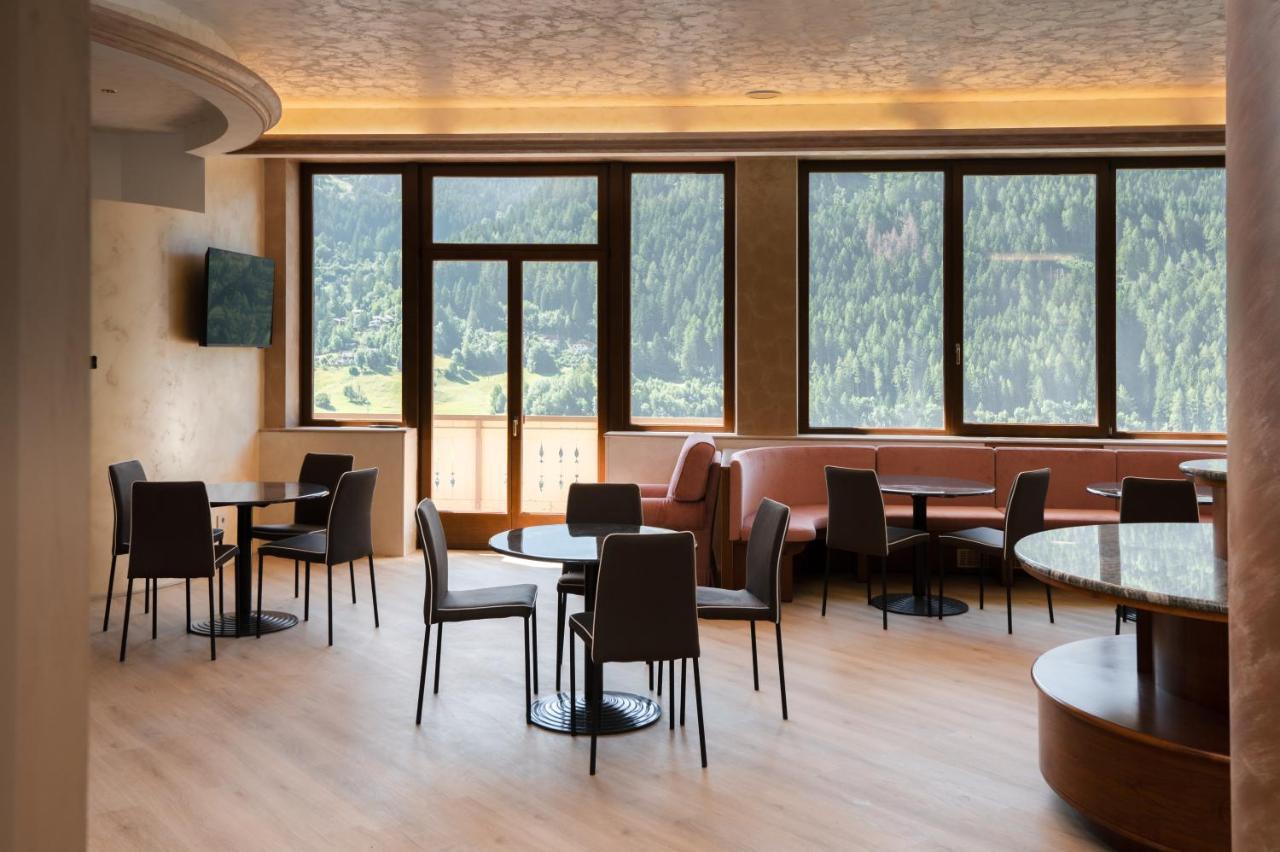 Hotel Vezza Alpine Lodge & Spa Vezza dʼOglio Екстериор снимка