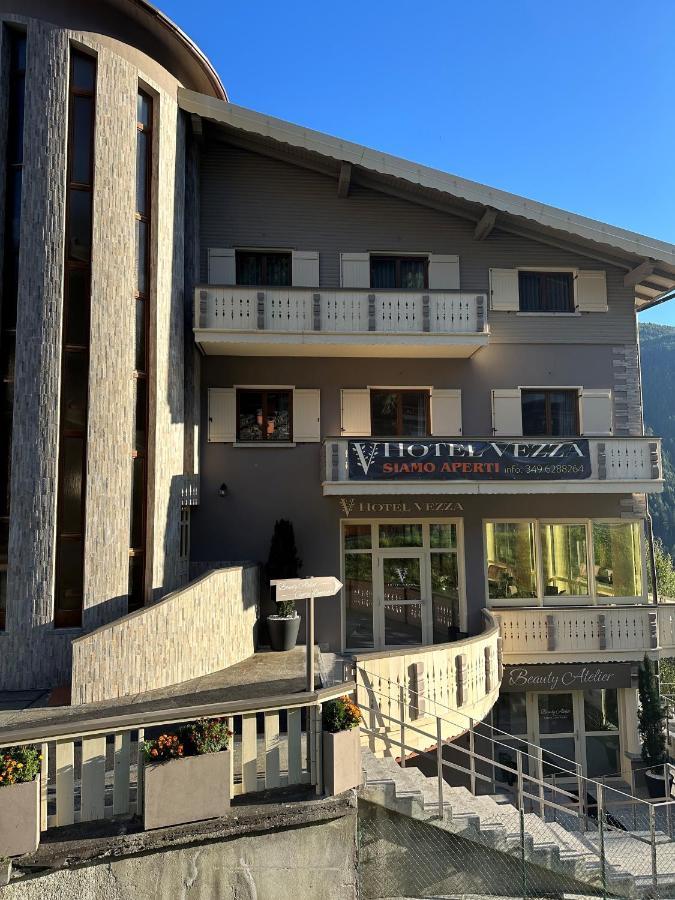Hotel Vezza Alpine Lodge & Spa Vezza dʼOglio Екстериор снимка